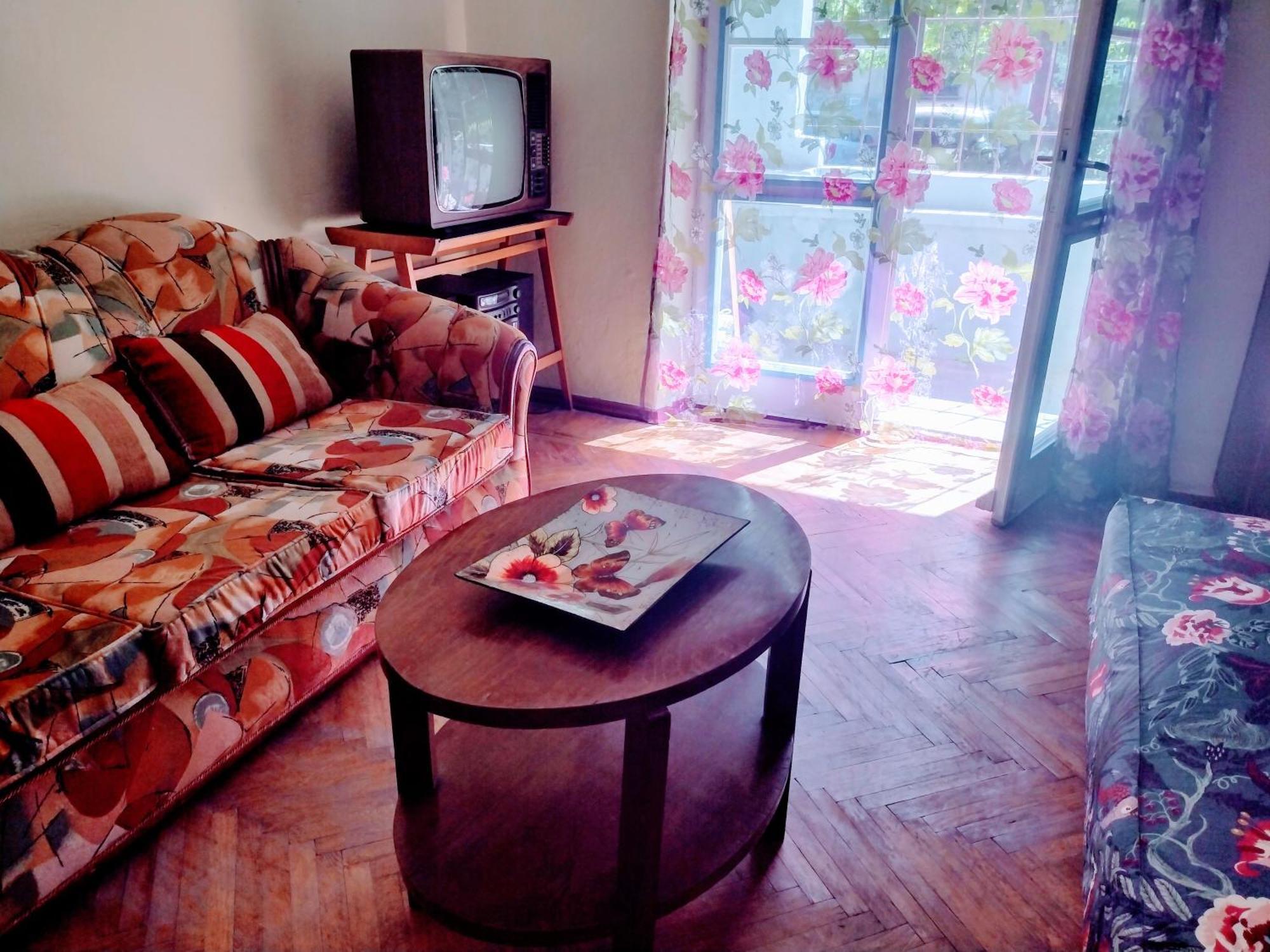 Era Echoes - Preserved Historical Apartment Tirana Exterior photo